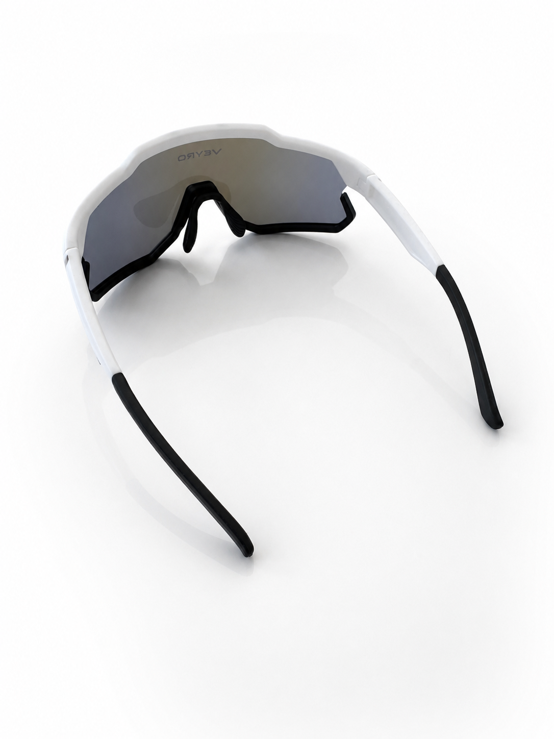 VEYRO Apex Sportbrille – Innenansicht mit Nasenauflage und rutschhemmenden Bügelenden
