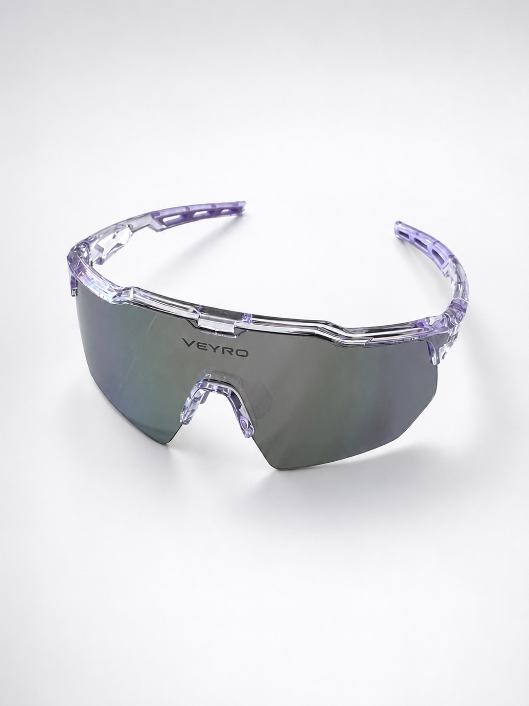 VEYRO Aura Sportbrille in Lila-Transparent mit verspiegelter Shield-Scheibe – Dreiviertelansicht