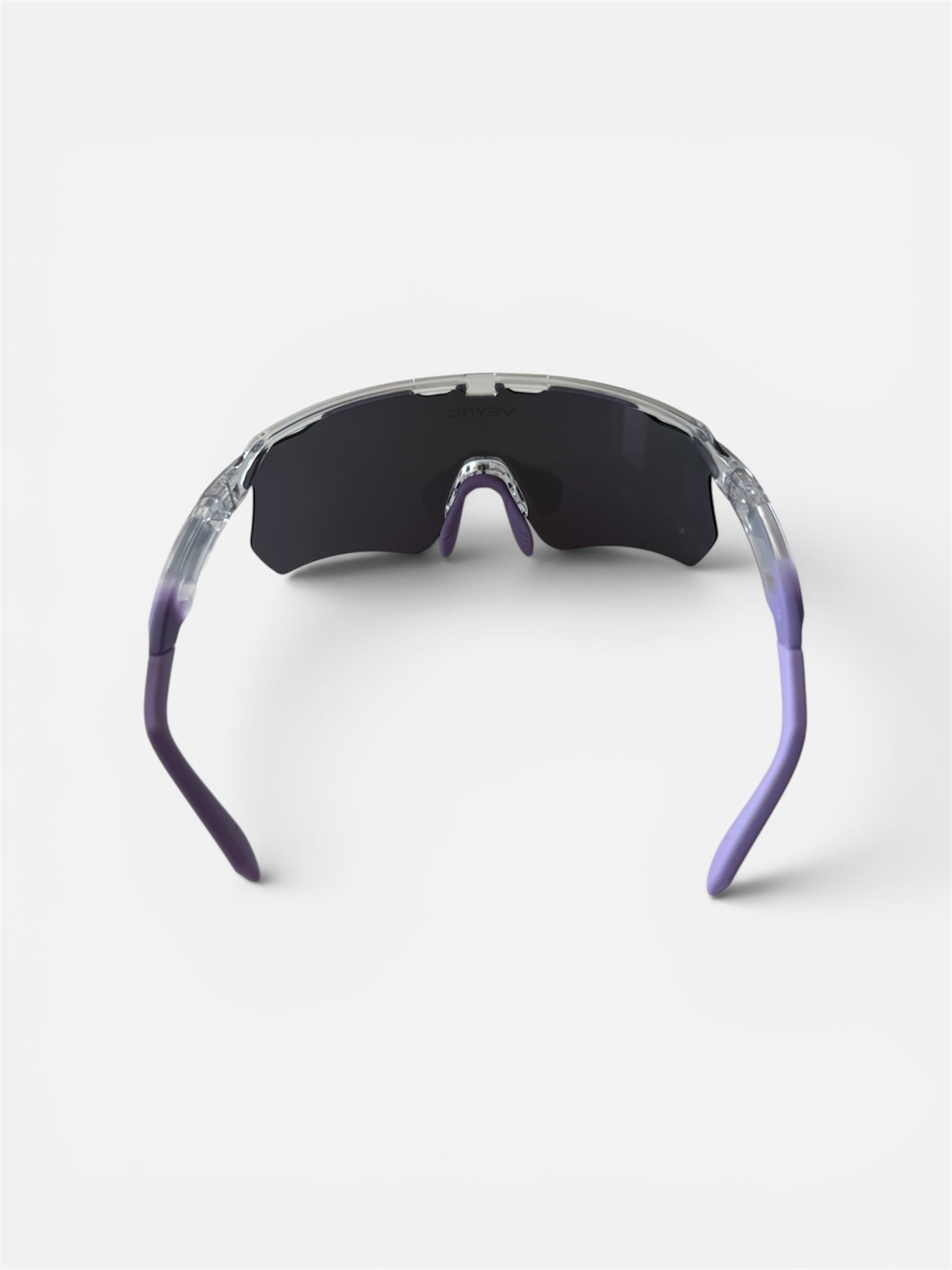 VEYRO Nivara Sportbrille – Innenansicht mit Nasenauflage und geöffneten Bügeln