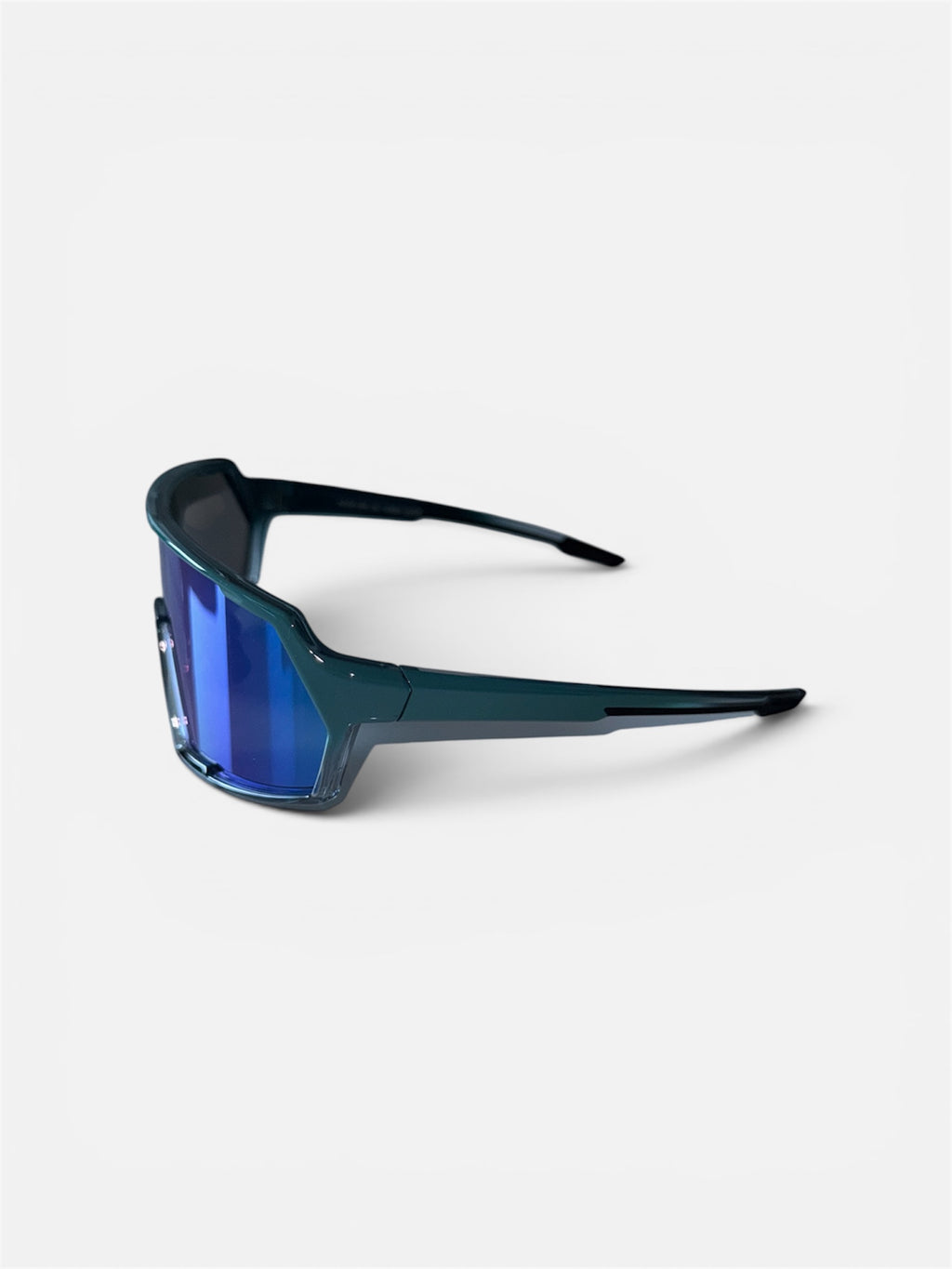 VEYRO Valtis Deep Sea Blue Sportbrille mit blau verspiegelter Shield-Scheibe – Dreiviertelansicht